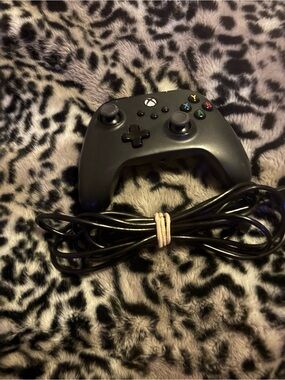 Xbox Wired Controller - Black
